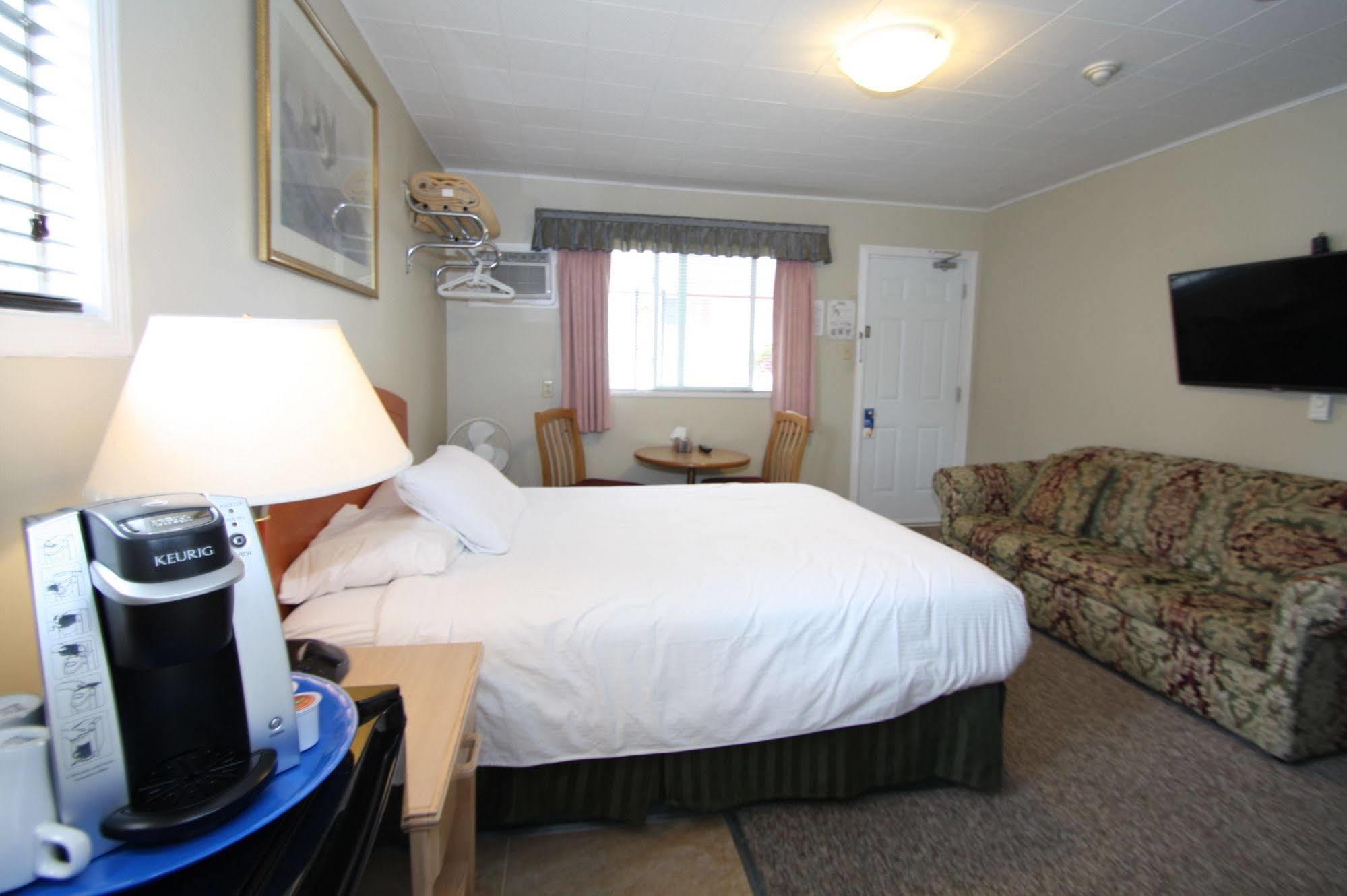 Harrison Spa Motel Harrison Hot Springs Eksteriør billede
